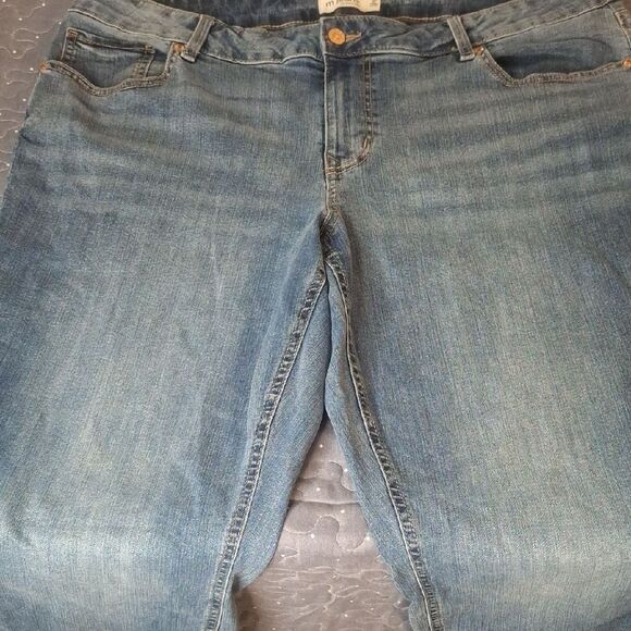M. Jeans by Maurices Mid rise slim straight blue Jeans size 18W short - Picture 2 of 7